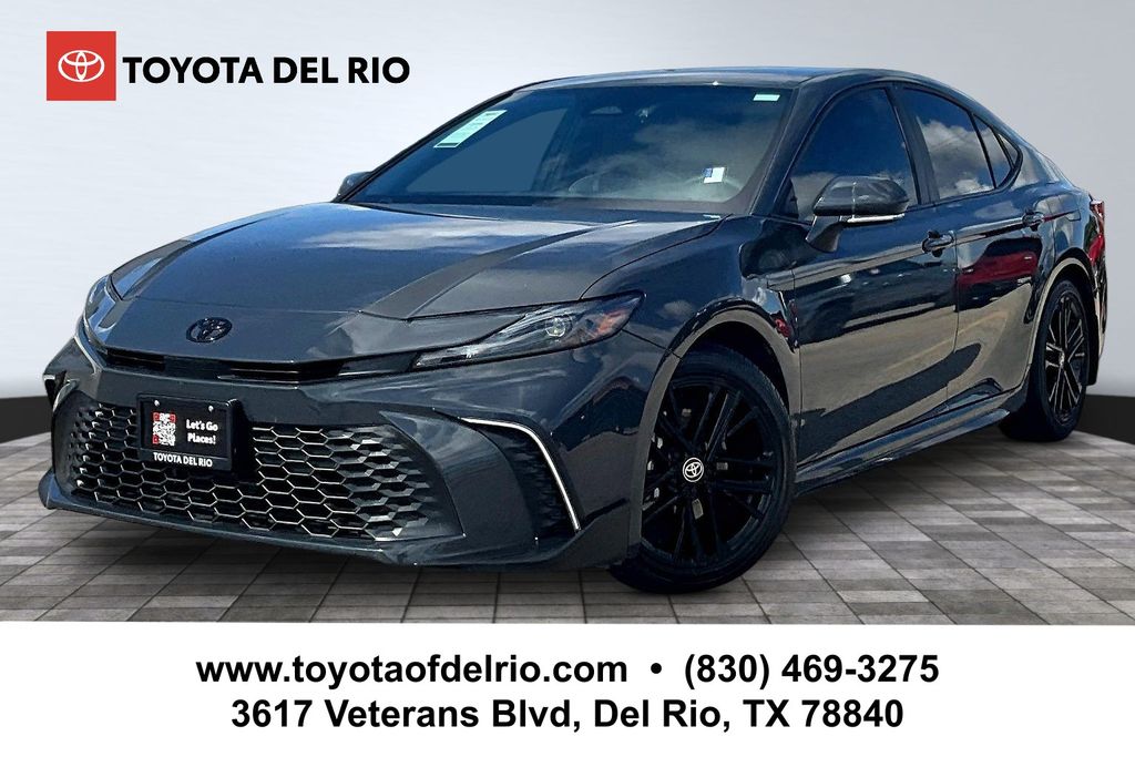 2025 Toyota Camry SE FWD