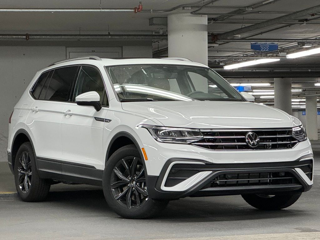 2024 Volkswagen Tiguan 2.0T SE 2