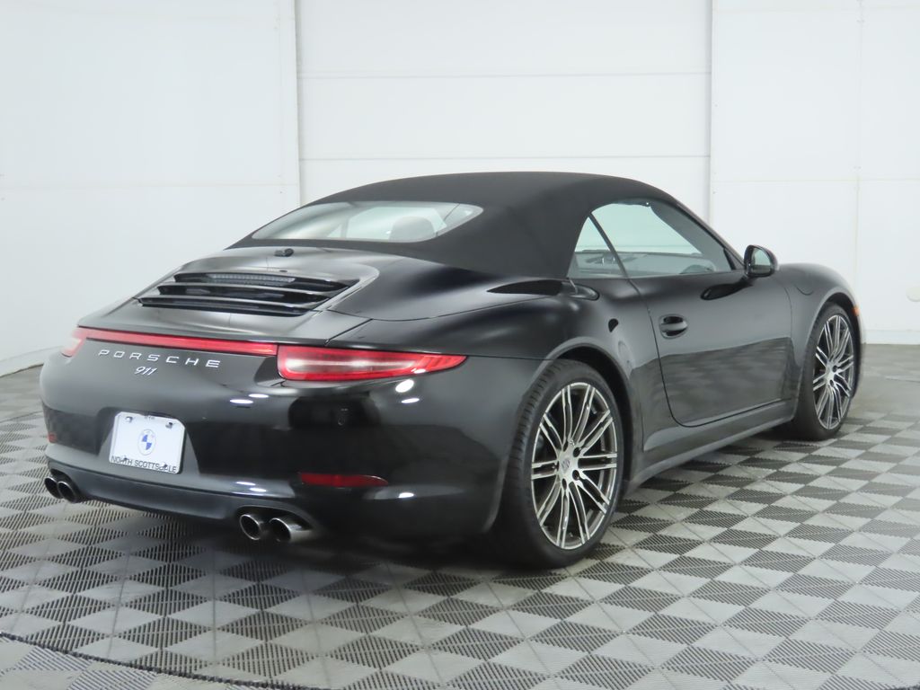 Thumbnail: 2016 Porsche 911 - 13