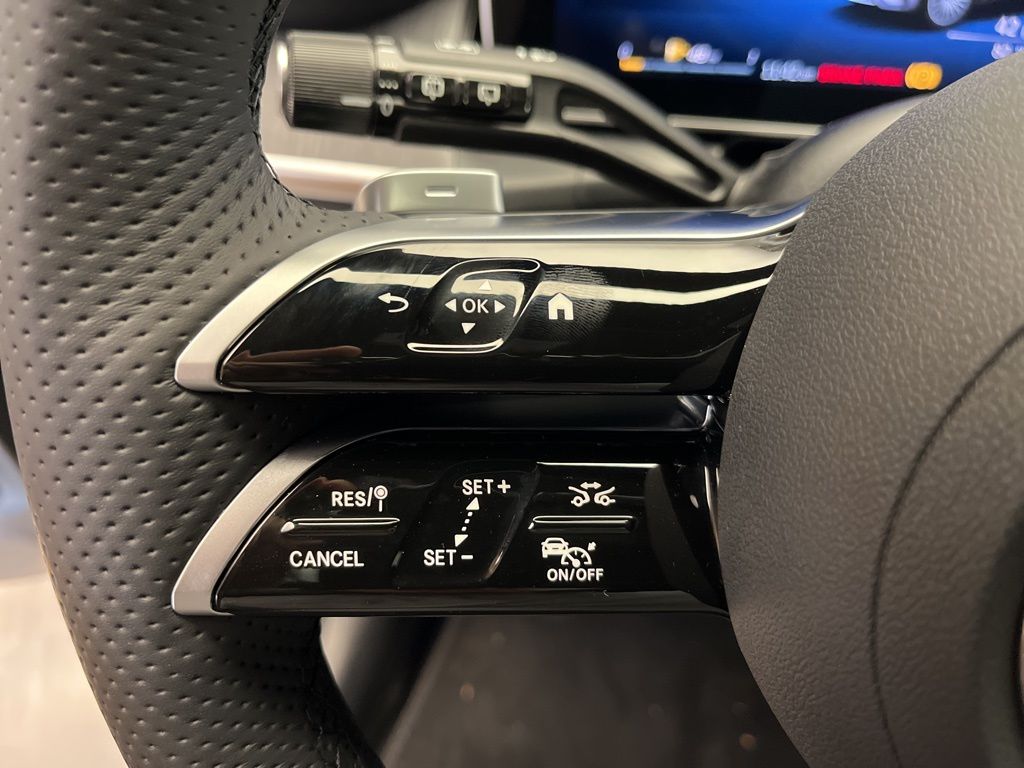 Thumbnail: 2025 Mercedes-Benz GLC - 14