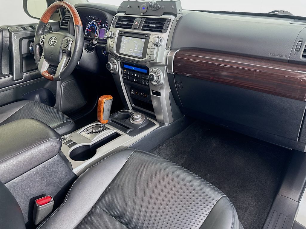2017 Toyota 4Runner Limited photo