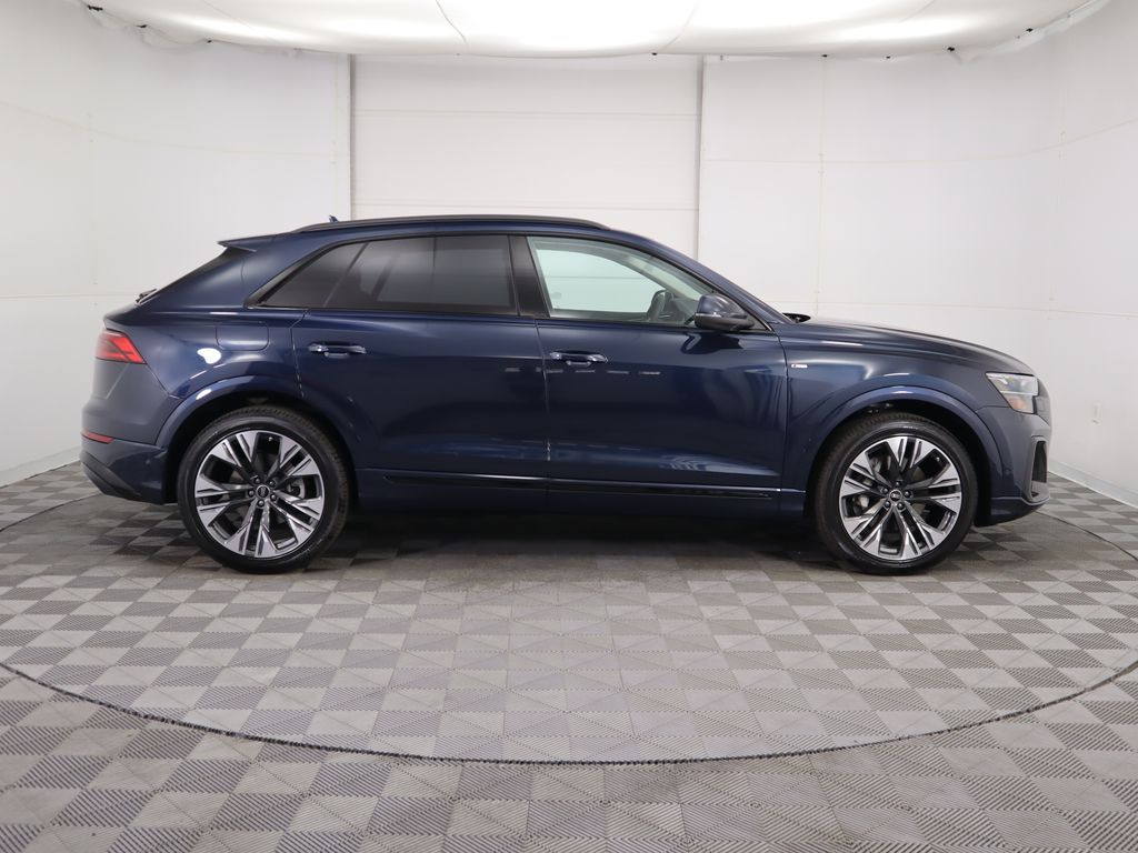 Thumbnail: 2025 Audi Q8 - 4