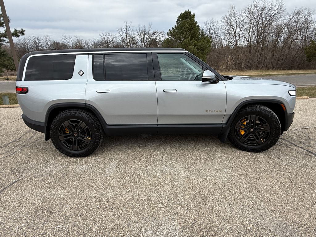 Rivian R1S