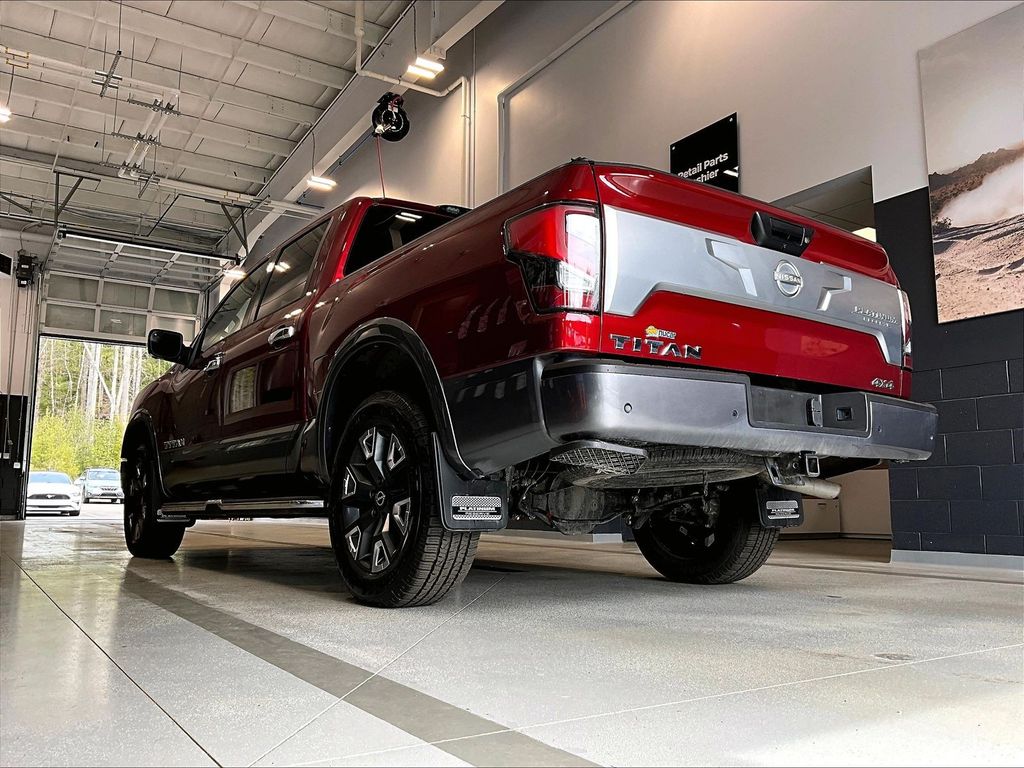 2024 Nissan Titan — photo 5
