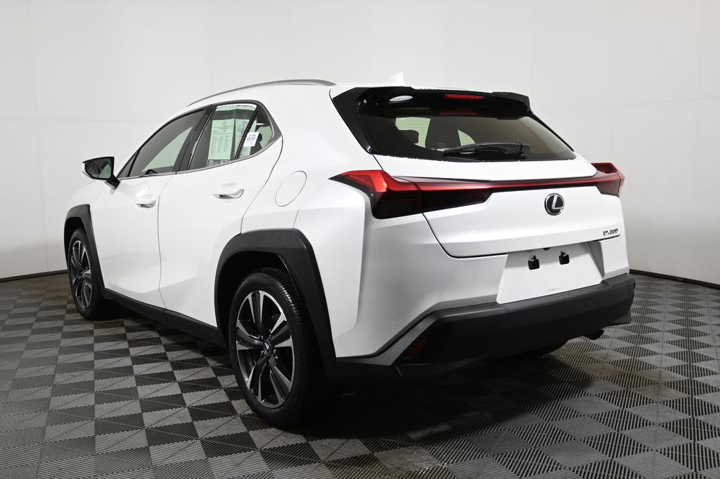 Thumbnail: 2021 Lexus UX - 5