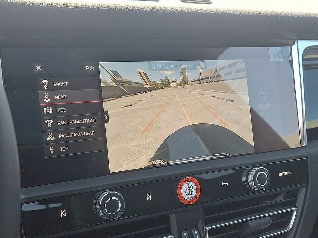 Thumbnail: 2025 Porsche Macan - 18