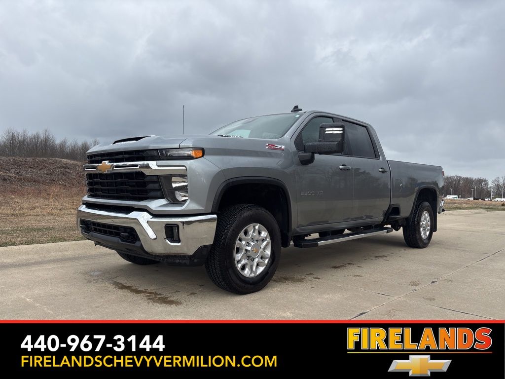 2025 Chevrolet Silverado 3500HD LT Crew Cab 4WD