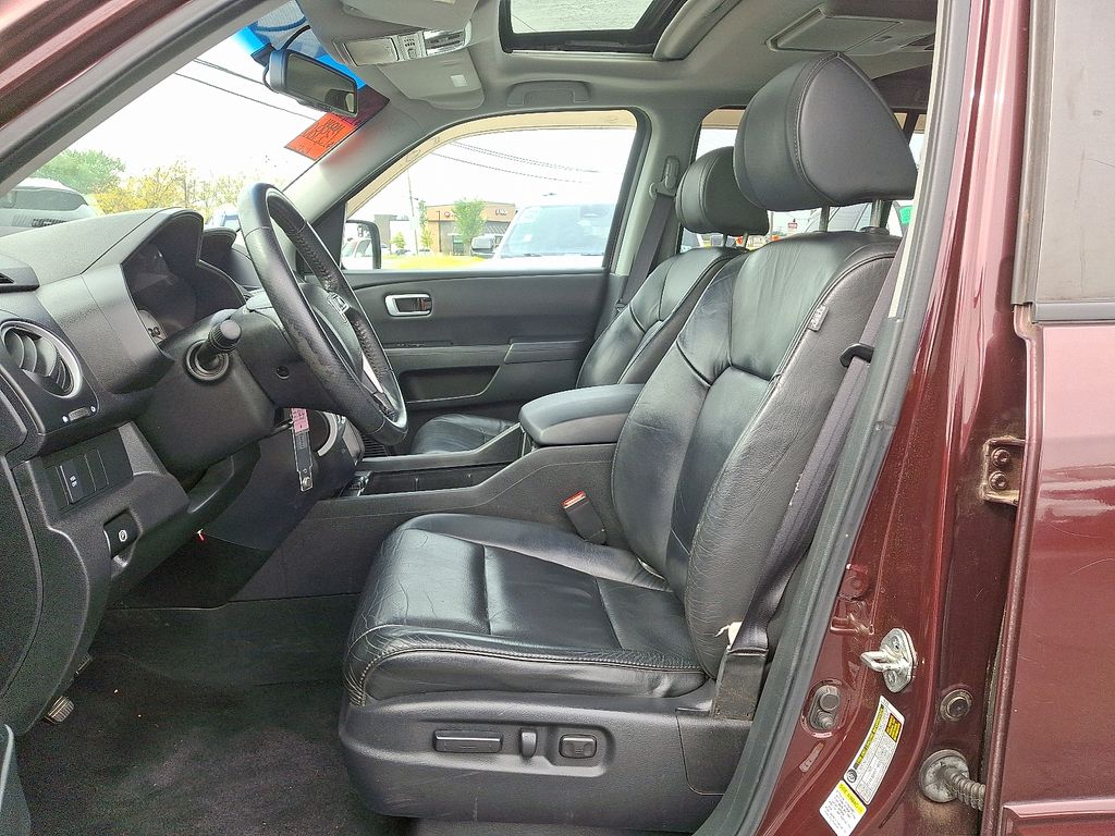 Thumbnail: 2011 Honda Pilot - 15