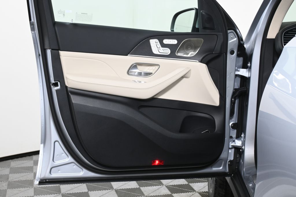 Thumbnail: 2026 Mercedes-Benz GLE - 23