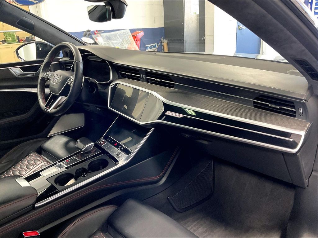 2021 Audi RS 7 — photo 14