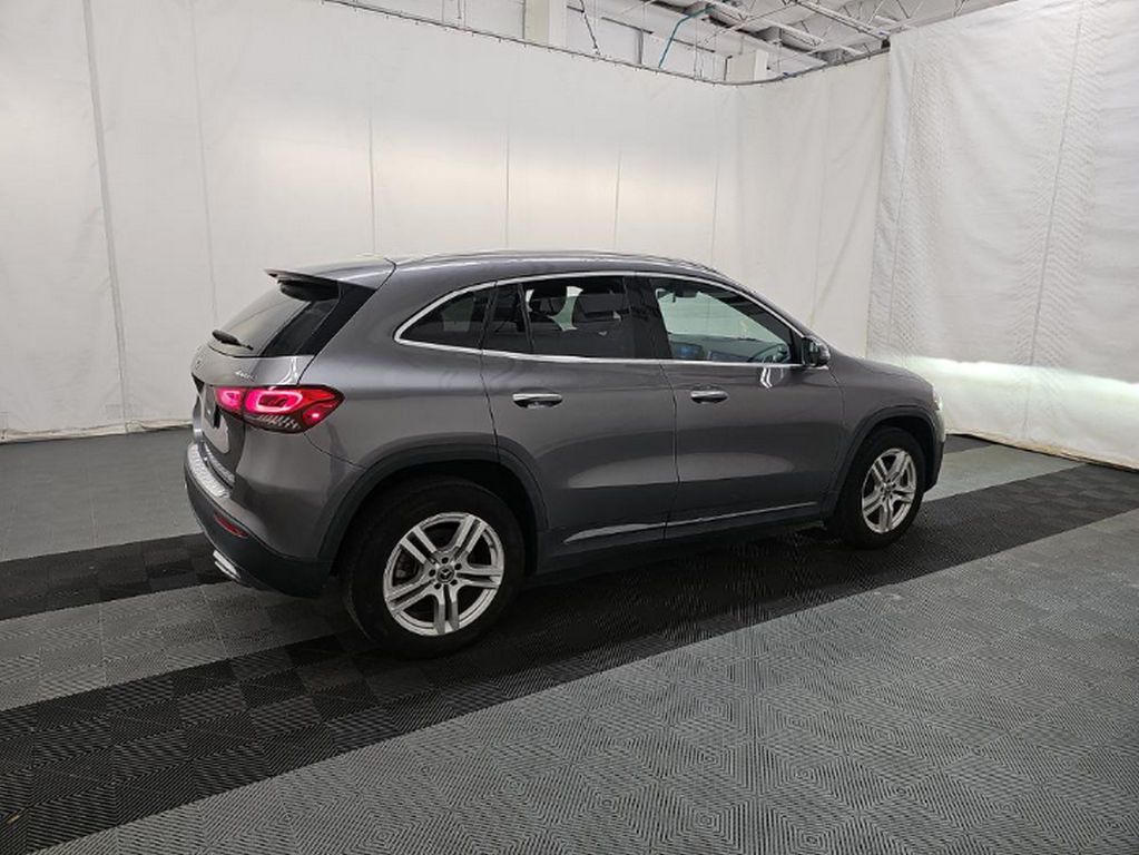 Used 2022 Gray Mercedes-Benz GLA 250 image 4