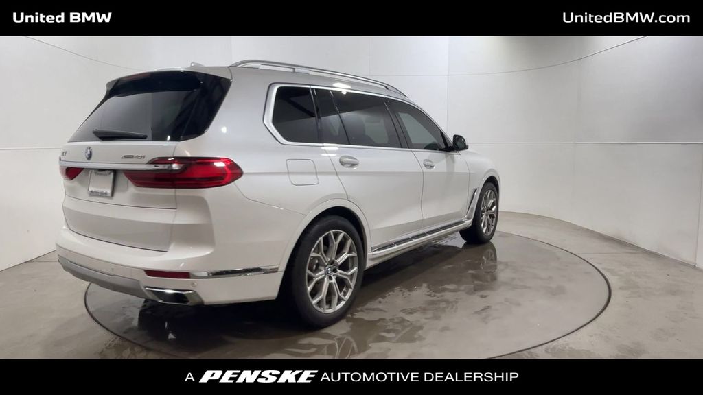 Thumbnail: 2019 BMW X7 - 8