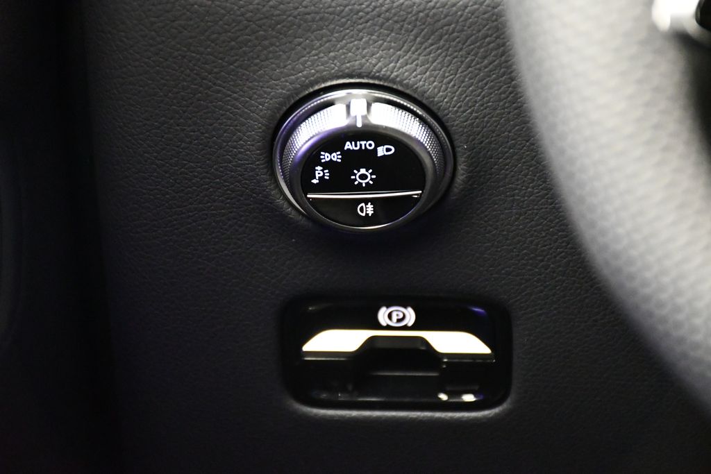 Thumbnail: 2025 Mercedes-Benz GLC - 20