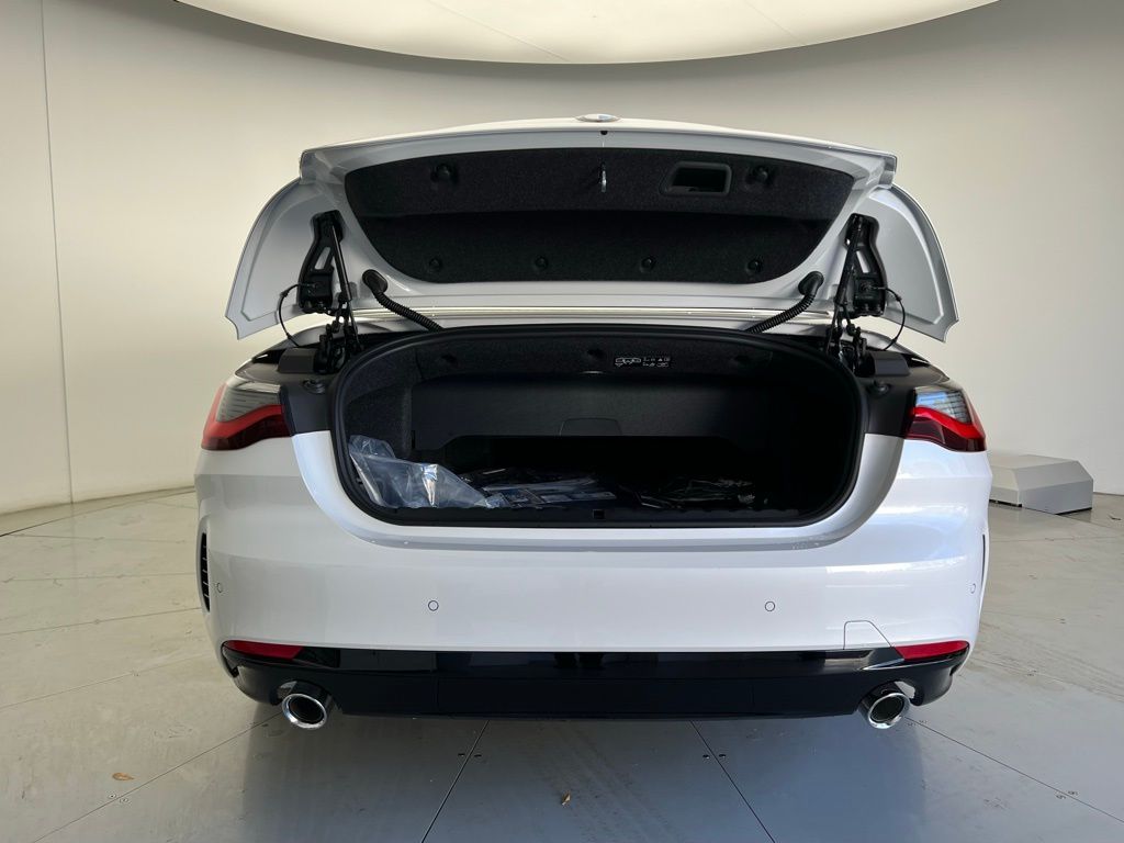 Thumbnail: 2026 BMW 4 Series - 9