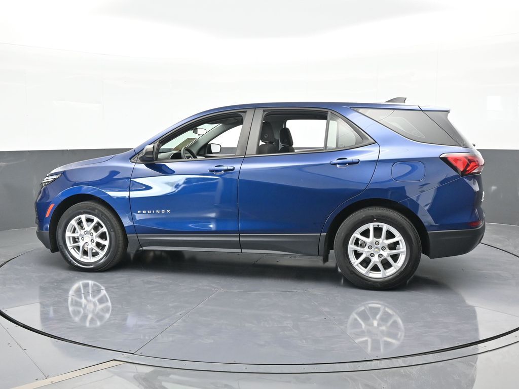 Used 2022 Chevrolet Equinox LS with VIN 3GNAXHEV5NS194227 for sale in Miami, FL