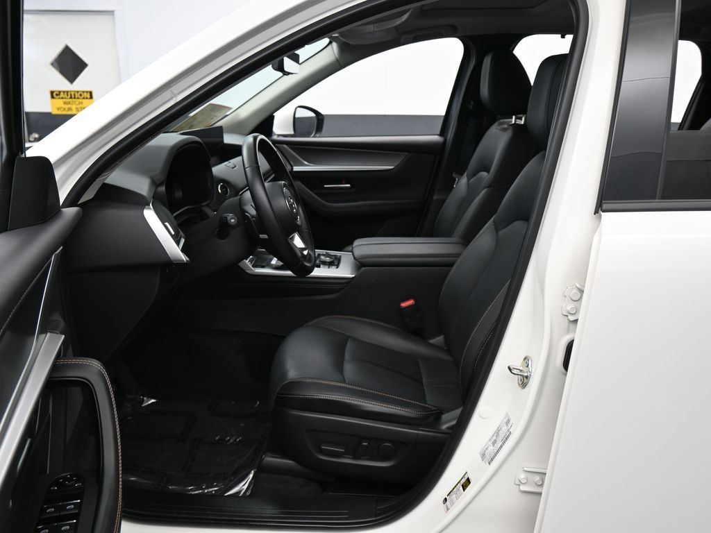 Used 2025 Rhodium White Premium Mazda Preferred image 11