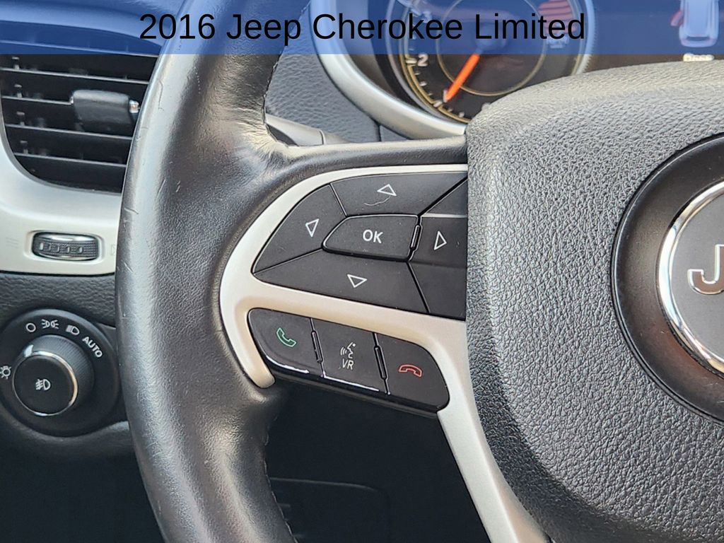 2016 Jeep Cherokee Limited 26