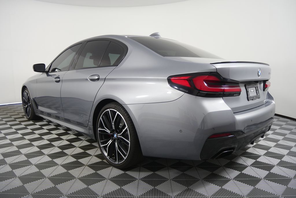 Thumbnail: 2023 BMW 5 Series - 5