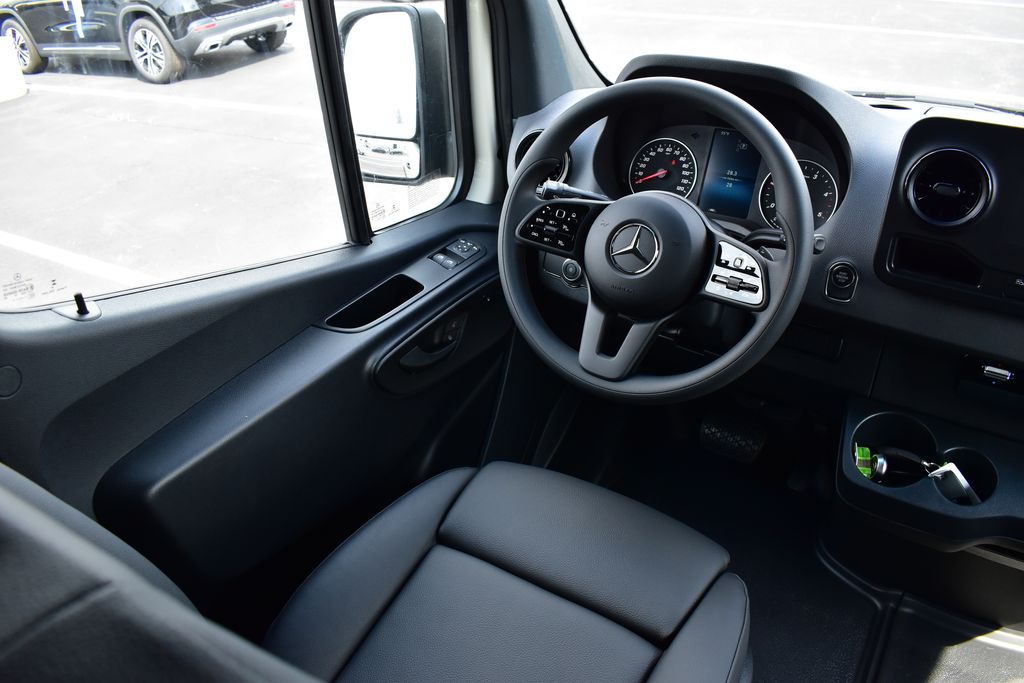 2024 Mercedes-Benz Sprinter 2500 26