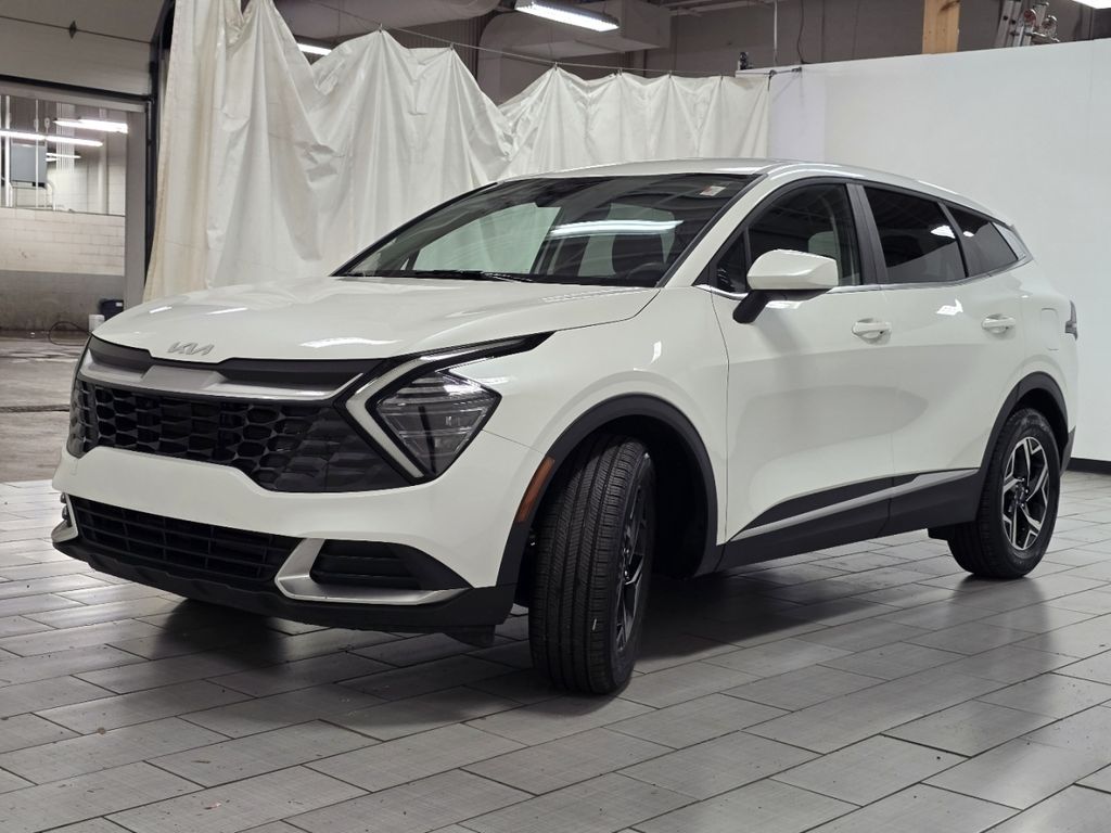 Used 2024 White Kia LX image 10