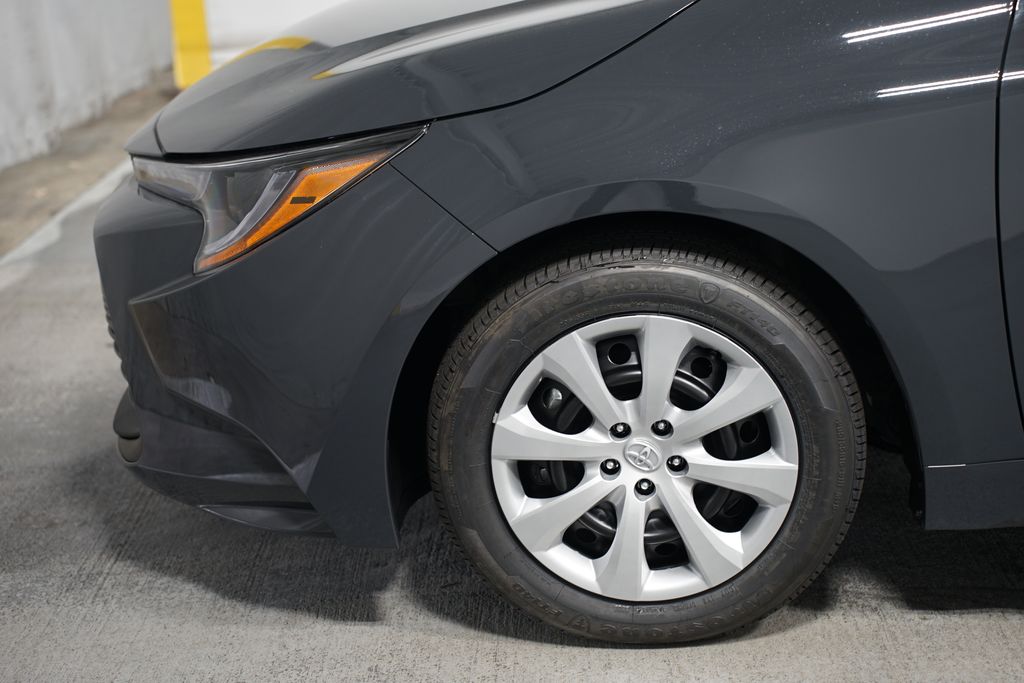2025 Toyota Corolla LE 5