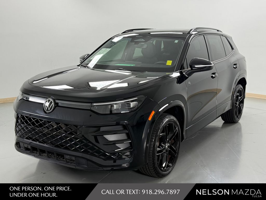 2025 Volkswagen Tiguan 2.0T SE R-Line Black 4Motion's photo