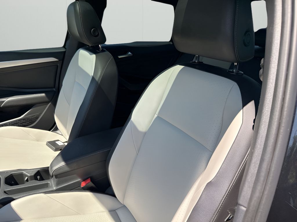 Used Car 2019 Volkswagen Jetta  R-line For Sale In Austin, Texas