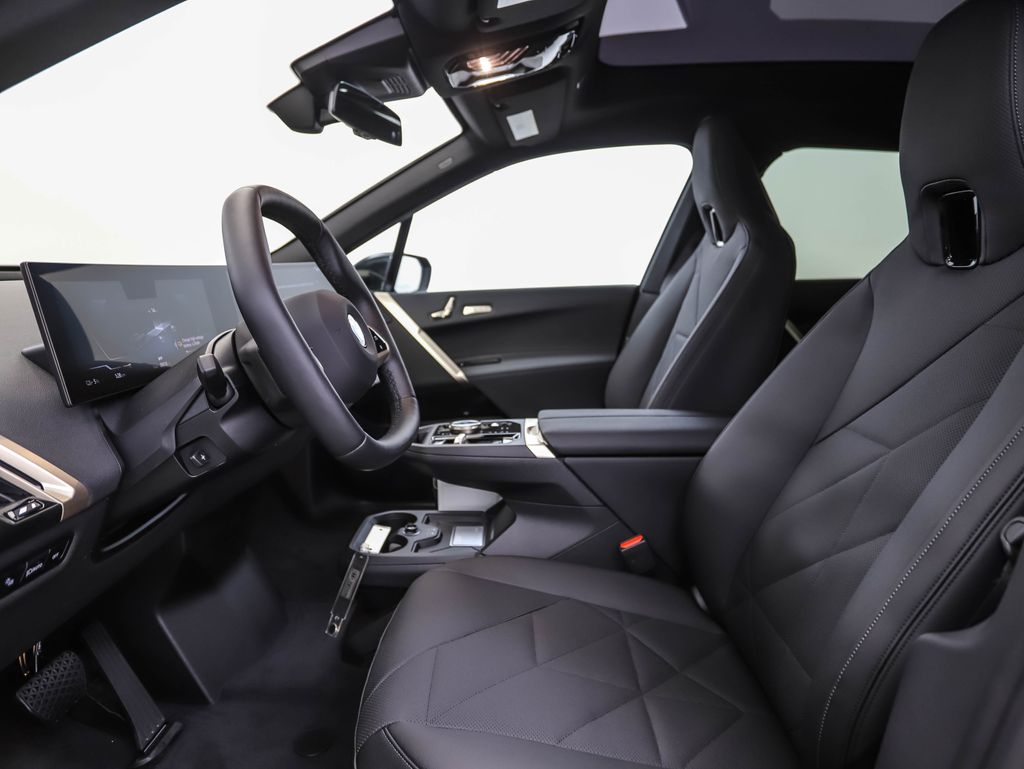 Thumbnail: 2026 BMW iX - 10