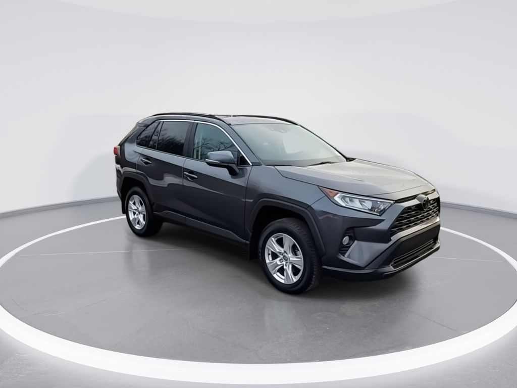 2021 Toyota RAV4 XLE 2