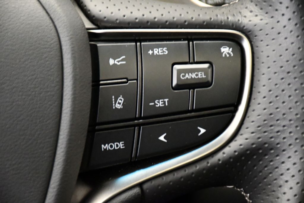 Thumbnail: 2023 Lexus LS - 23