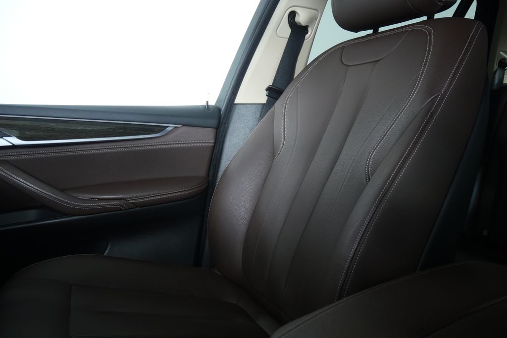 Thumbnail: 2015 BMW X5 - 23