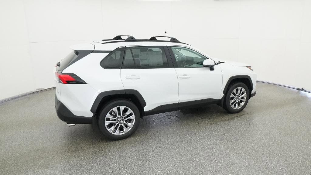 Thumbnail: 2025 Toyota RAV4 - 21