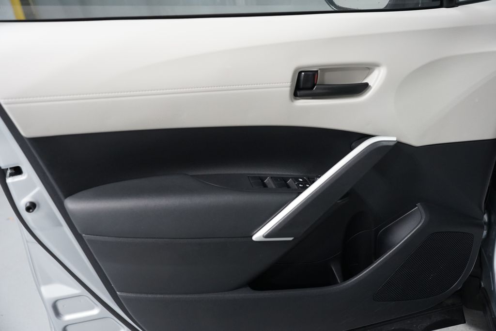 Thumbnail: 2024 Toyota Corolla Cross - 27