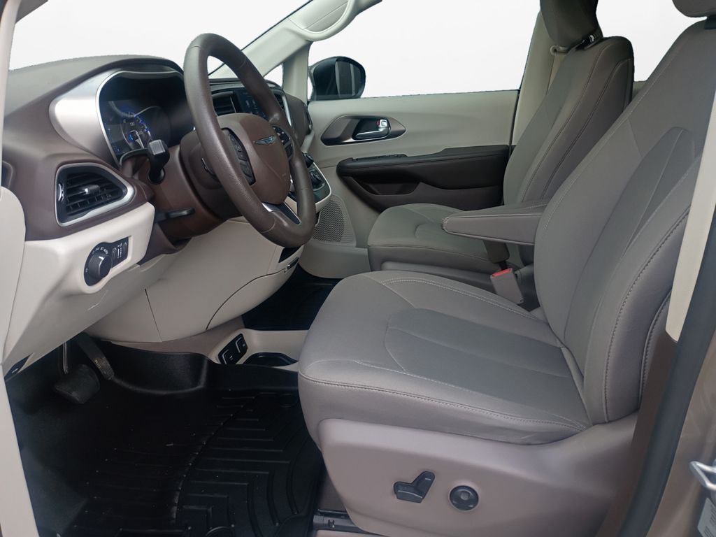 Used Car 2017 Chrysler Pacifica  Touring For Sale Under $10,000 In Austin, Texas