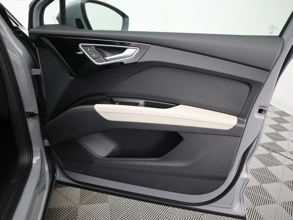 2025 Audi Q4 e-tron  27