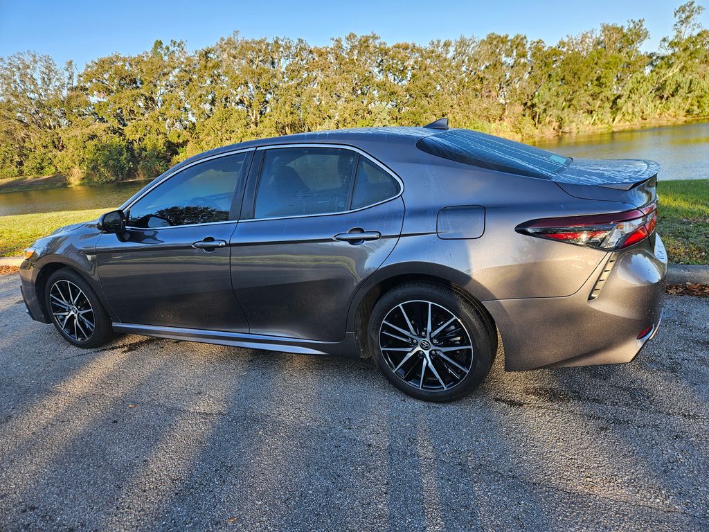 2024 Toyota Camry SE 3