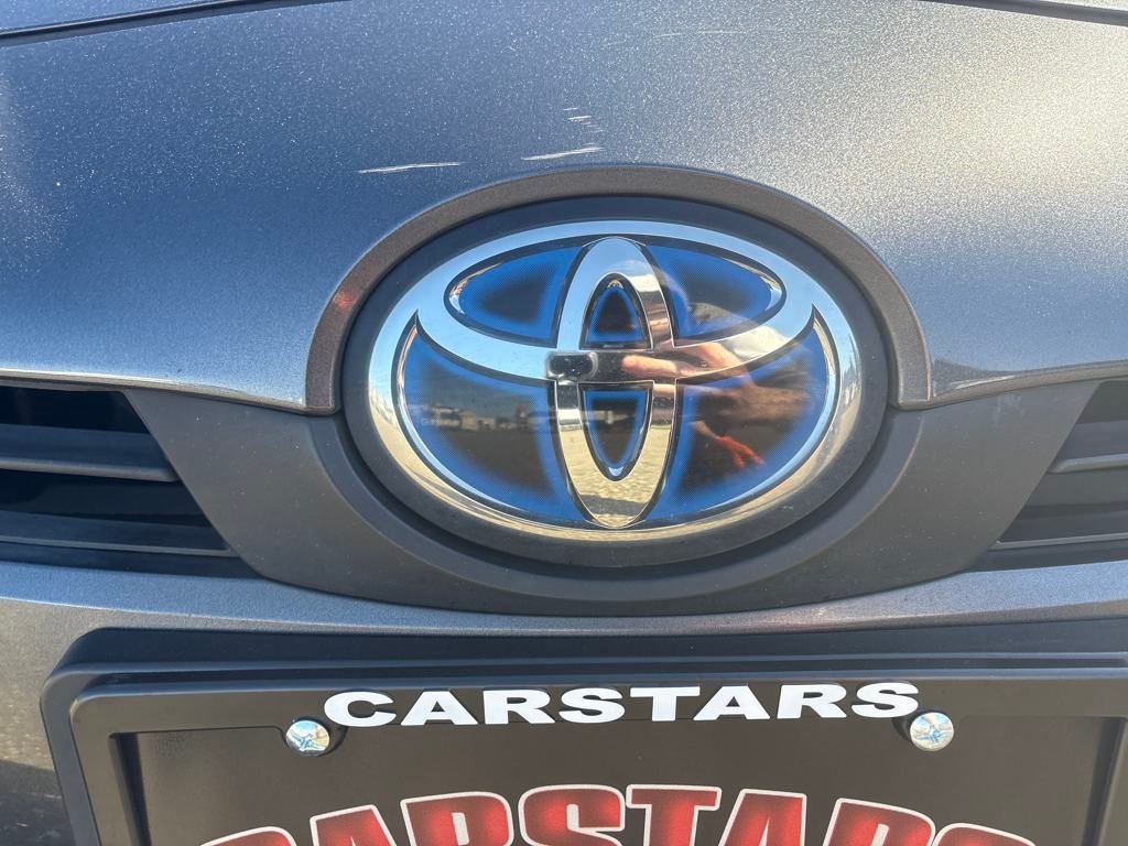 2022 Magnetic Gray Metallic Toyota Prius L FWD Hatchback