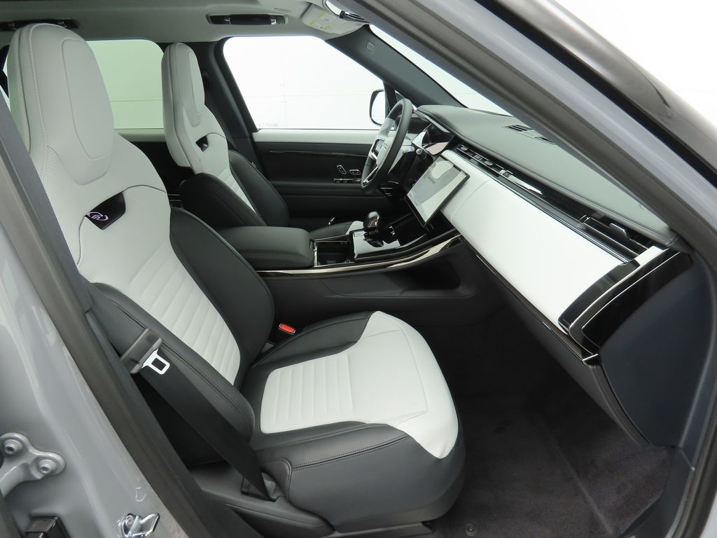 Thumbnail: 2025 Land Rover Range Rover Sport - 20