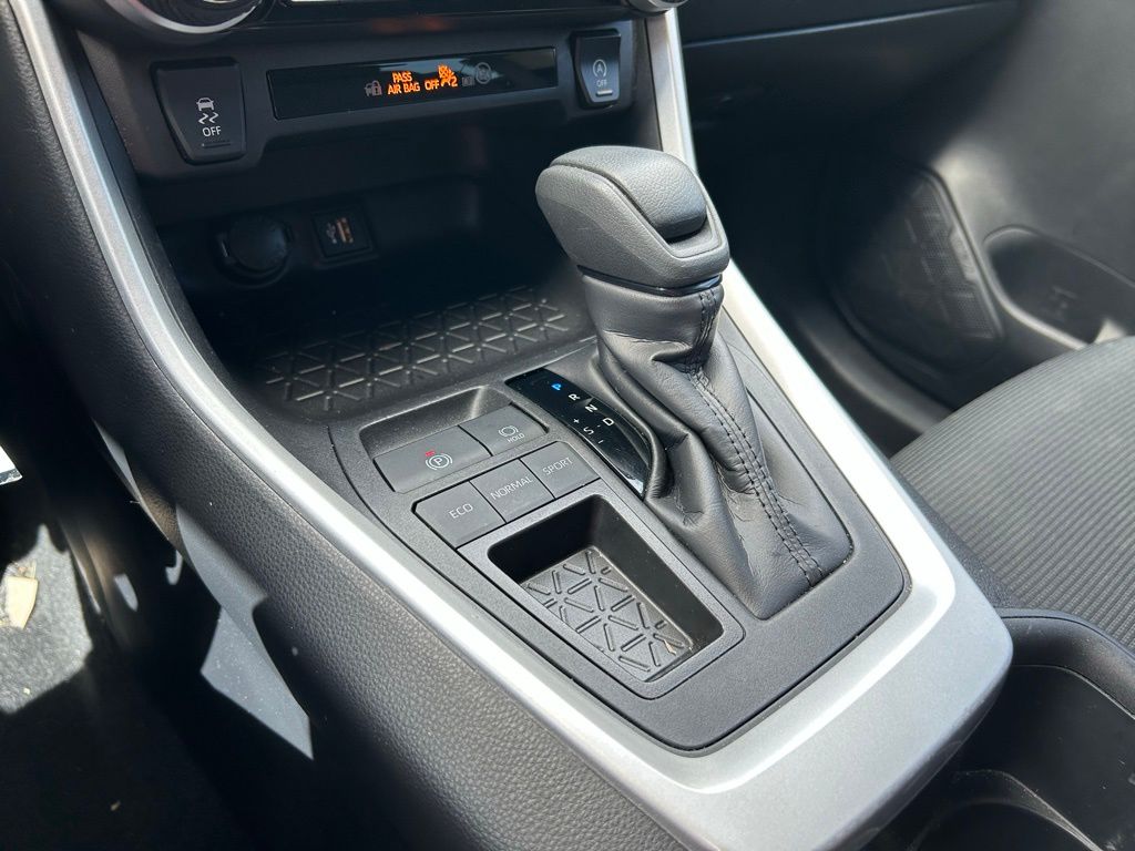 Thumbnail: 2024 Toyota RAV4 - 26