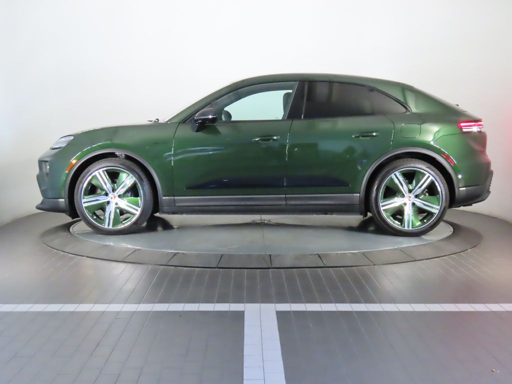 Thumbnail: 2024 Porsche Macan - 2