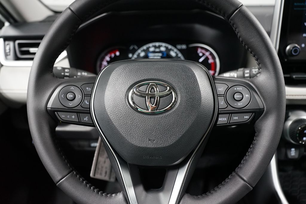 Thumbnail: 2025 Toyota RAV4 - 12
