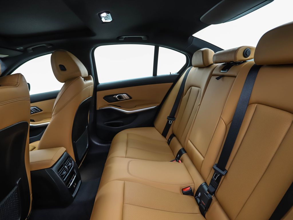 Thumbnail: 2023 BMW 3 Series - 22