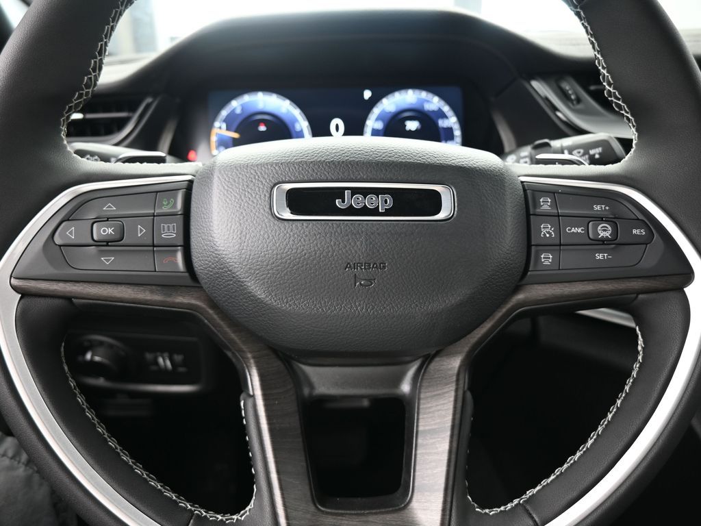 New 2026 Silver Zynith Jeep Laredo image 25