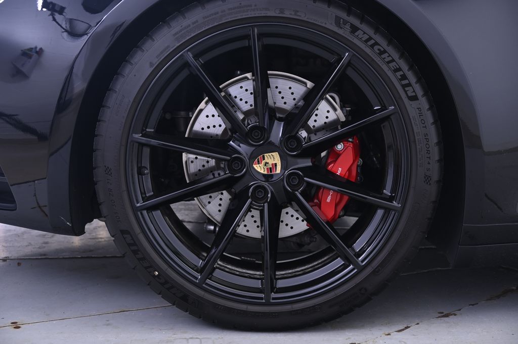 Thumbnail: 2024 Porsche 911 - 16