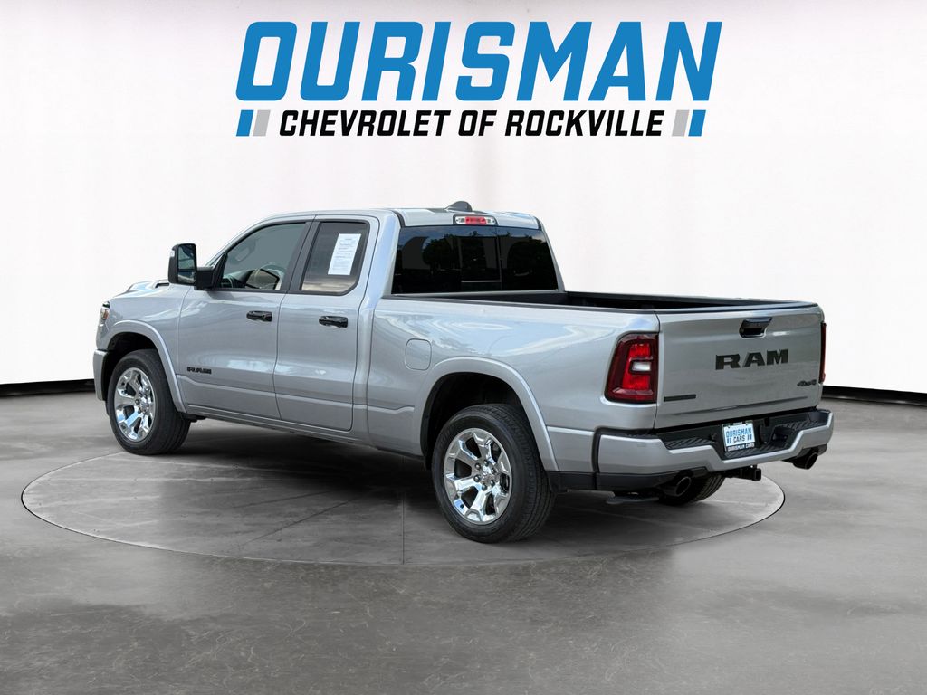View vehicle photo 4