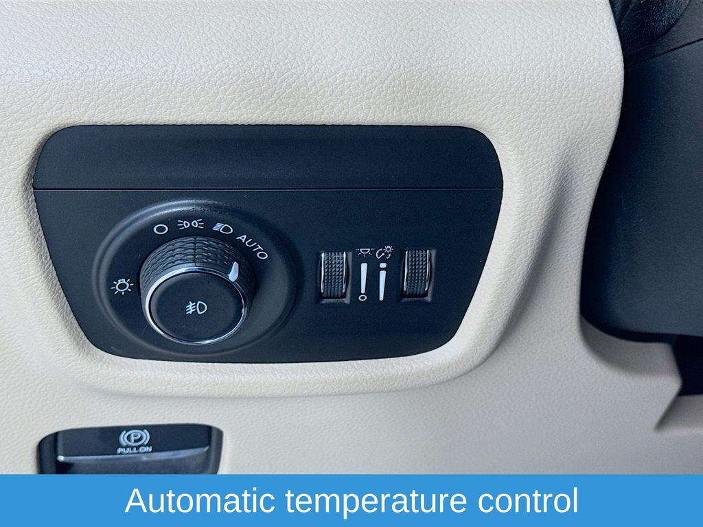 Used Car 2021 Jeep Grand Cherokee L  Limited For Sale Under $25,000 In Austin, Texas