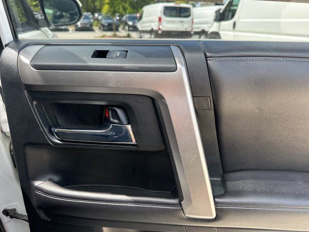 2016 Super White Toyota 4Runner SR5 RWD SUV