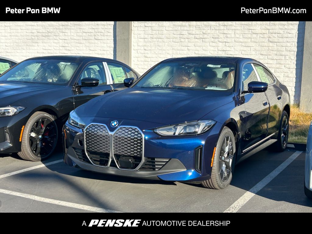 Thumbnail: 2025 BMW i4 - 1