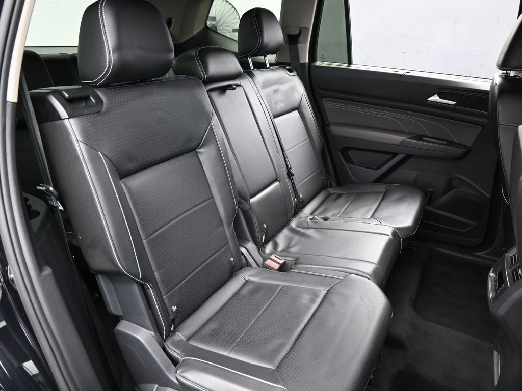 Used 2022 Deep Black Volkswagen 2.0T SE image 44