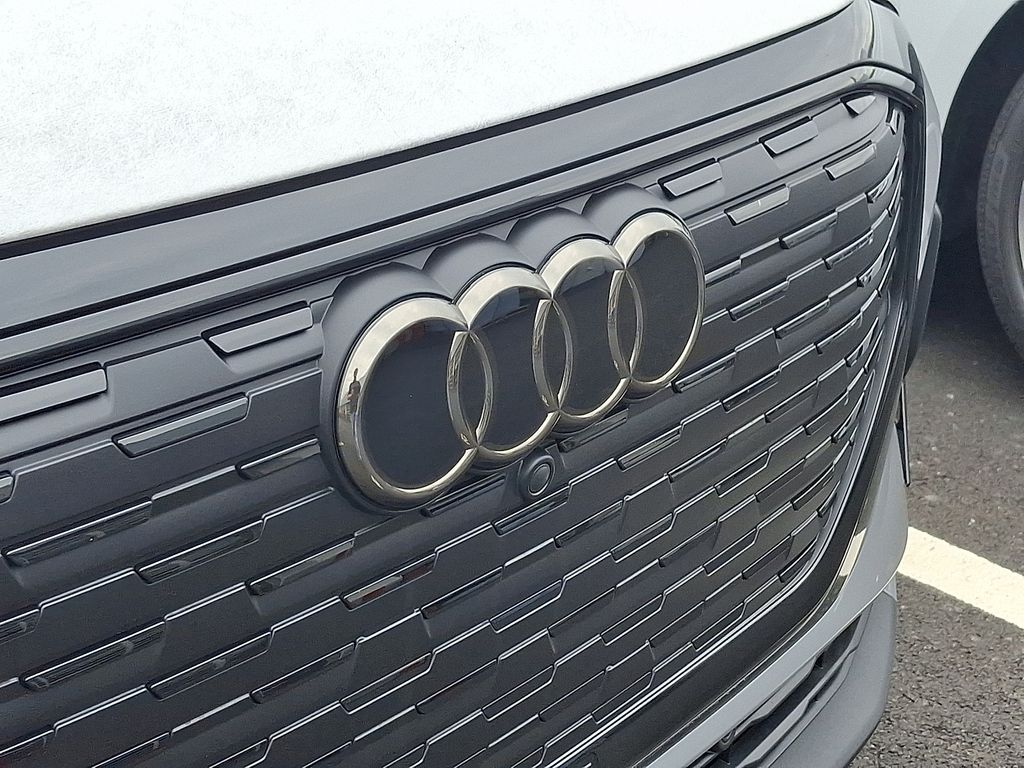 Thumbnail: 2025 Audi Q4 e-tron - 4